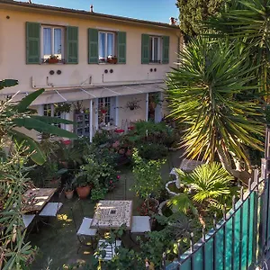 https://hotel-villa-victorine.fr-provencehotel.com